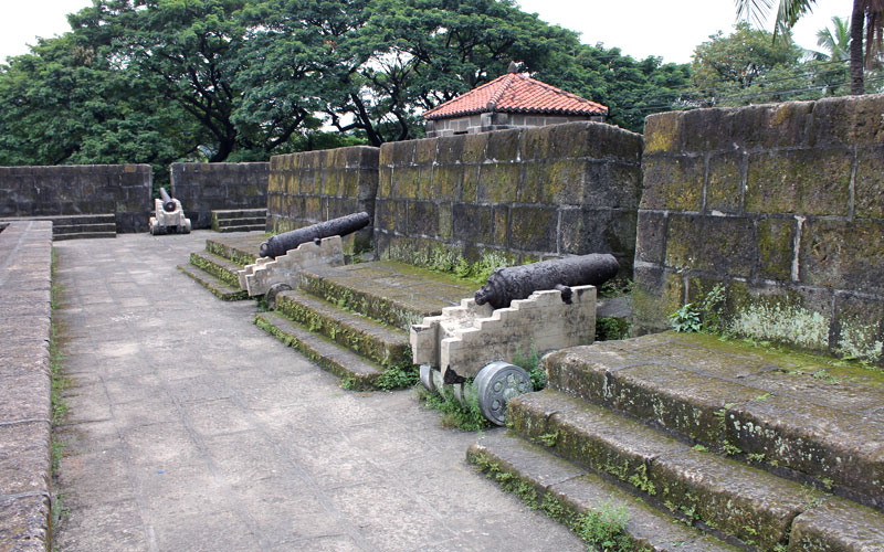 Die alte Mauer, die Intramuros (spanisch/lateinisch, zu Deutsch "innerhalb der Mauern") umgibt © Valerie Till