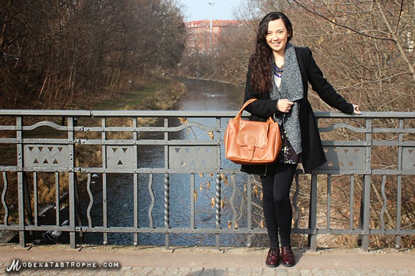 Die Halb-Filipina Yinyin bloggt auf "Modekatastrophe" © Yinyin