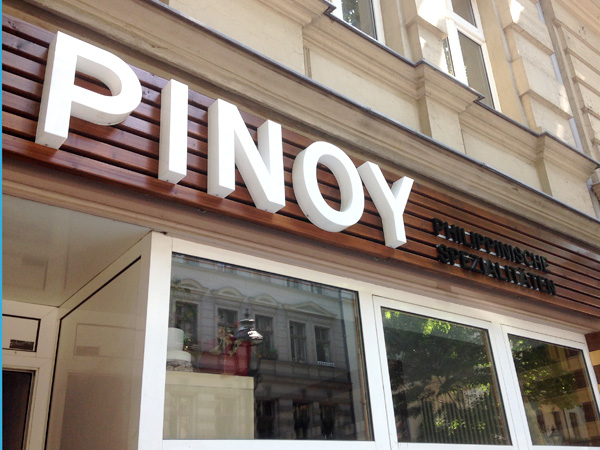 Der Schriftzug des Restaurant "Pinoy" in Berlin.